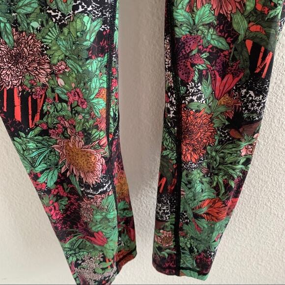 Lululemon Time to Sweat Crop Zen Garden Athleisure Workout Activewear 4 - Picture 8 of 15